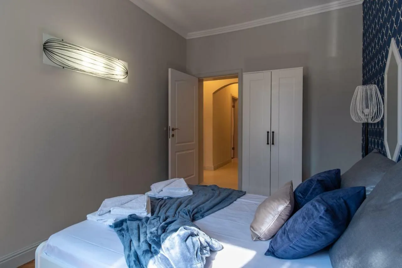 Midnight Blue Daire Burgaz